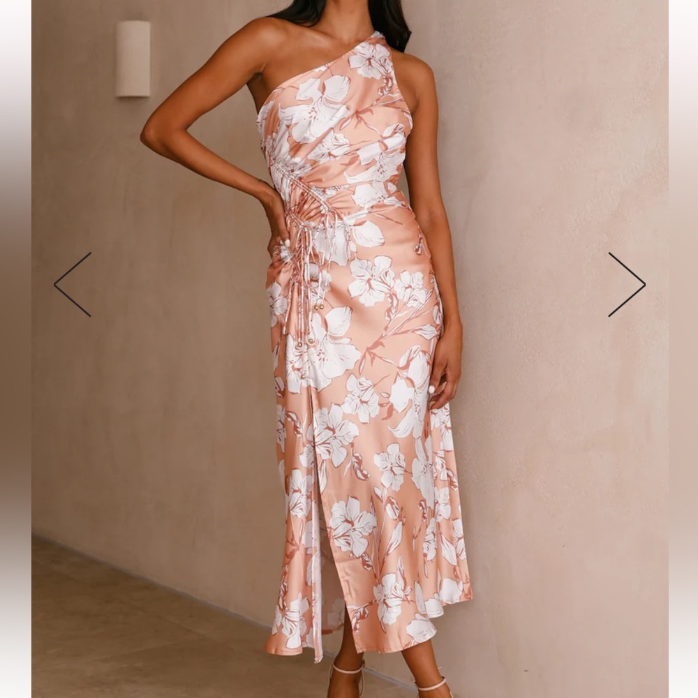 Gertie Midi Dress in Peach Floral